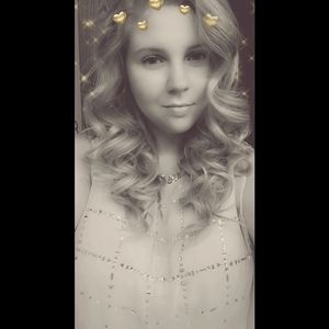 Meet your Posher, Hayley